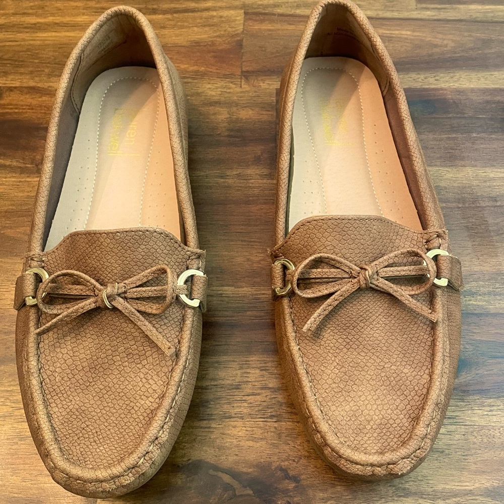 Lauren Blackwell tan loafers, women’s size 8